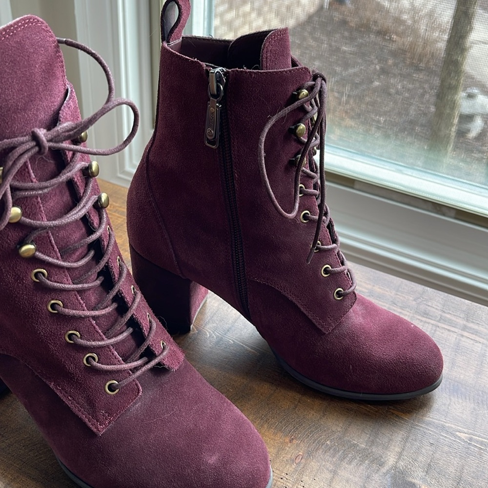 Plum waterproof faux suede bootie - Picture 4 of 7
